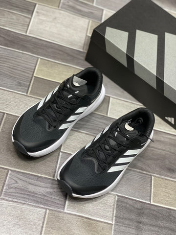 SUPERNOVA RISE 3 CORE BLACK AND CLOUD WHITE