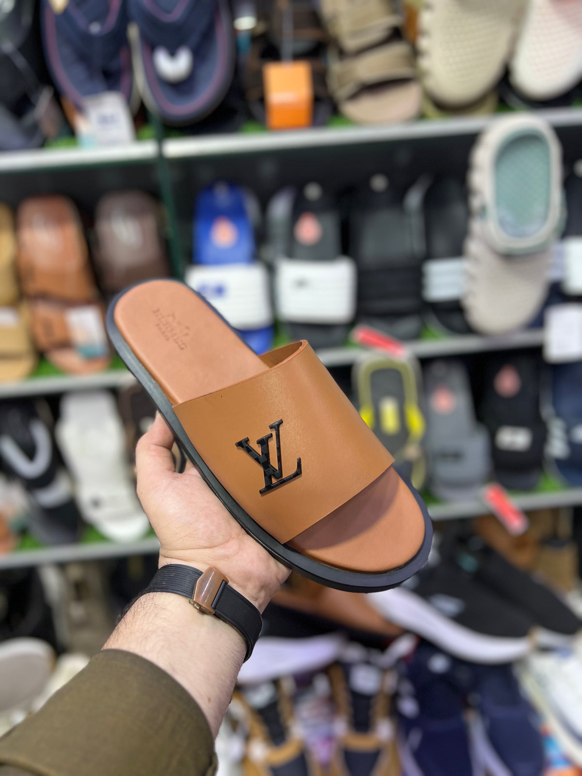 Hermess Slides Design 1 - Mustard