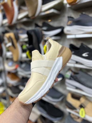 Skechers Max Run - Cream