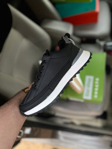 Run Fashion Sneakers - Black