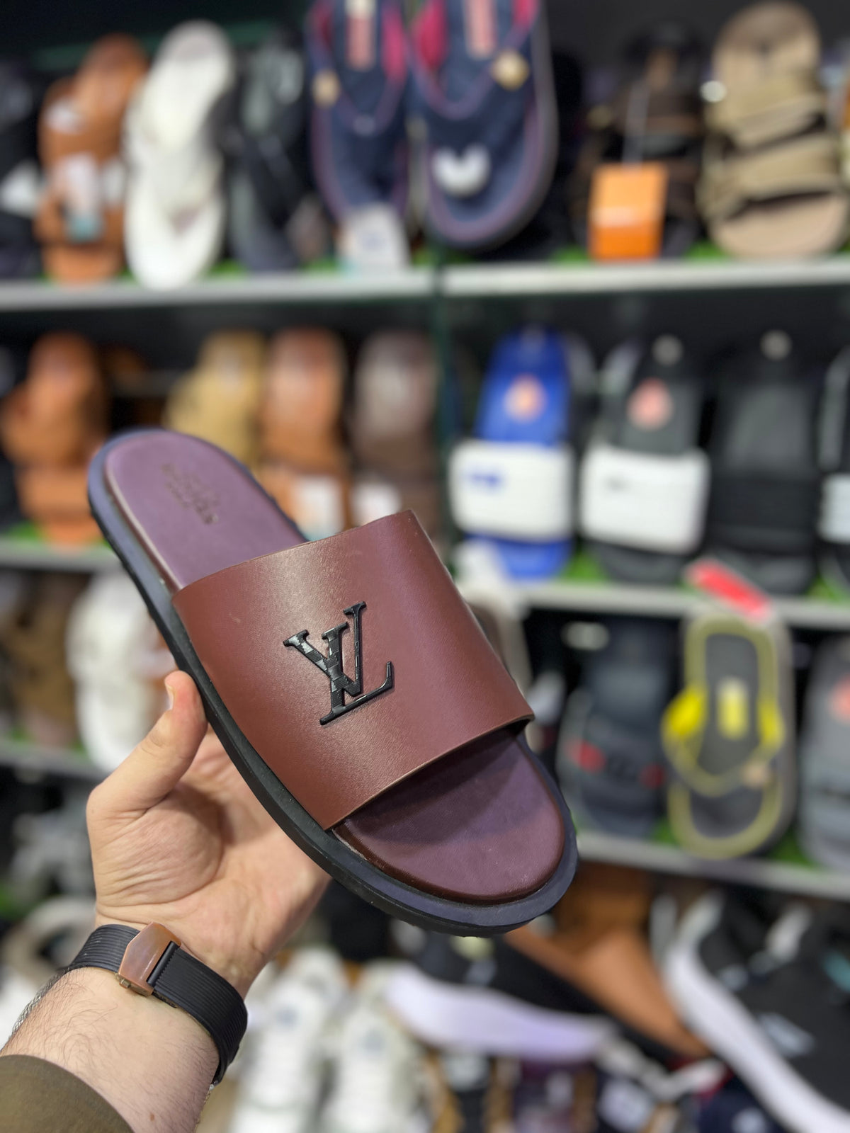 Hermess Slides Design 1 - Brown