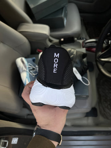 New Balance Fresh Foam - Black/White