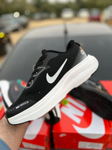 Nk React X Air Zoom - Black/White