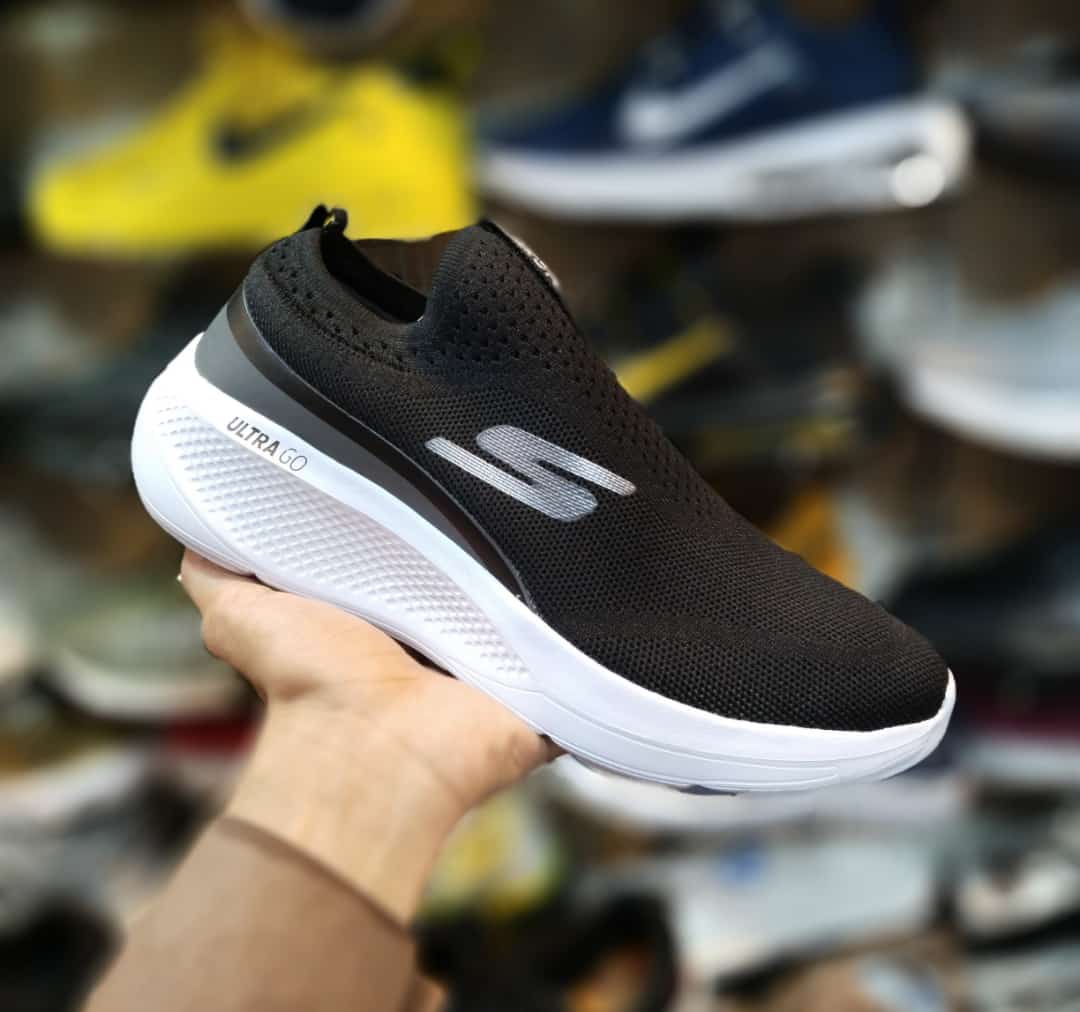 Skechers Ultra Go - Black/White