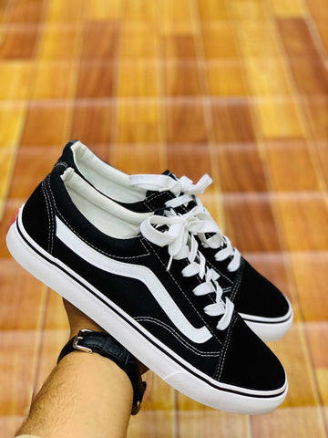 Sneakers - Black/White