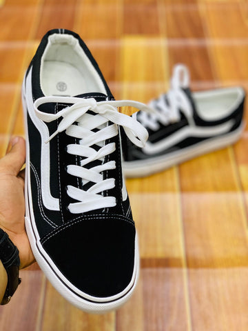 Sneakers - Black/White