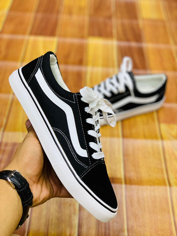 Sneakers - Black/White