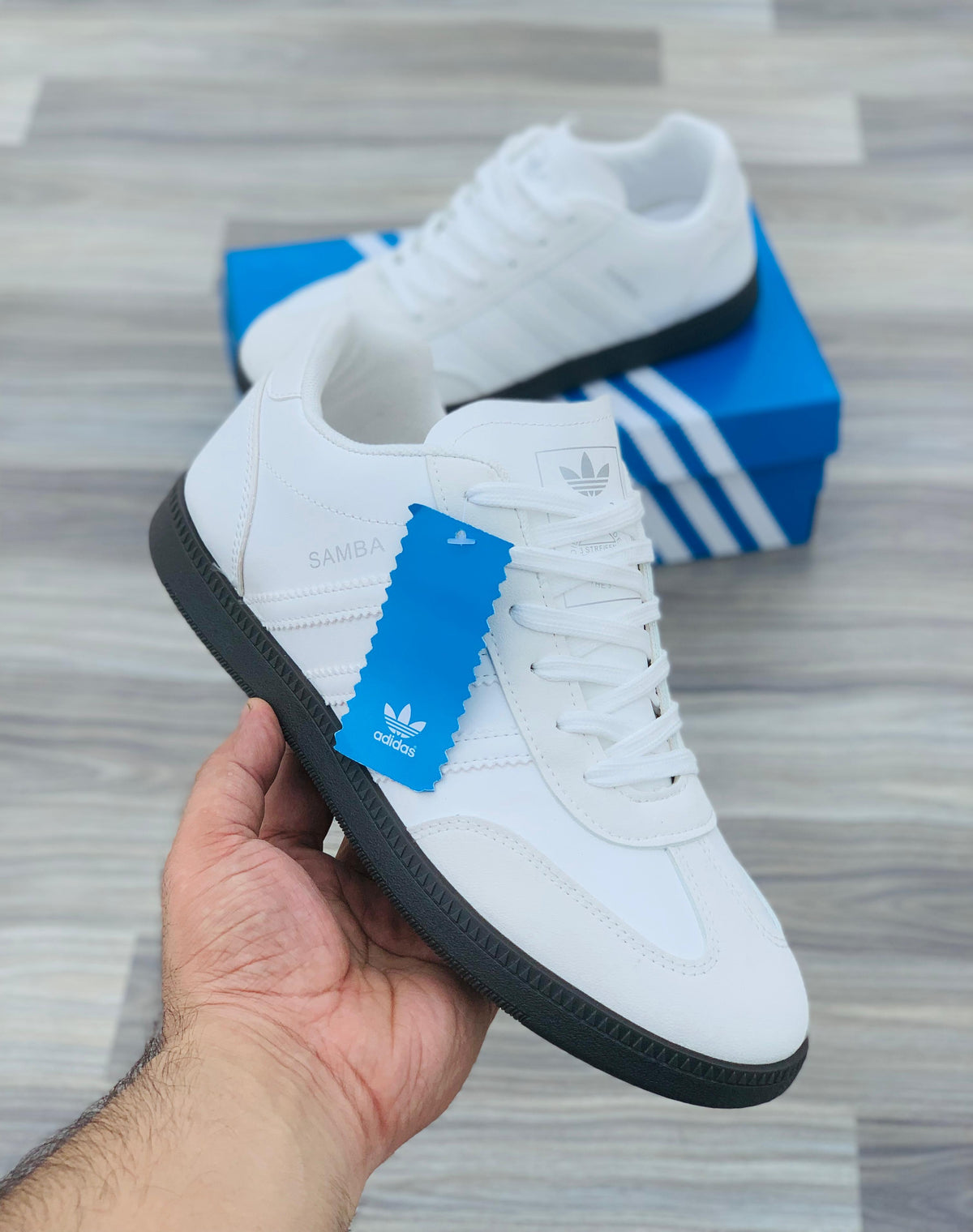 AD Samba White