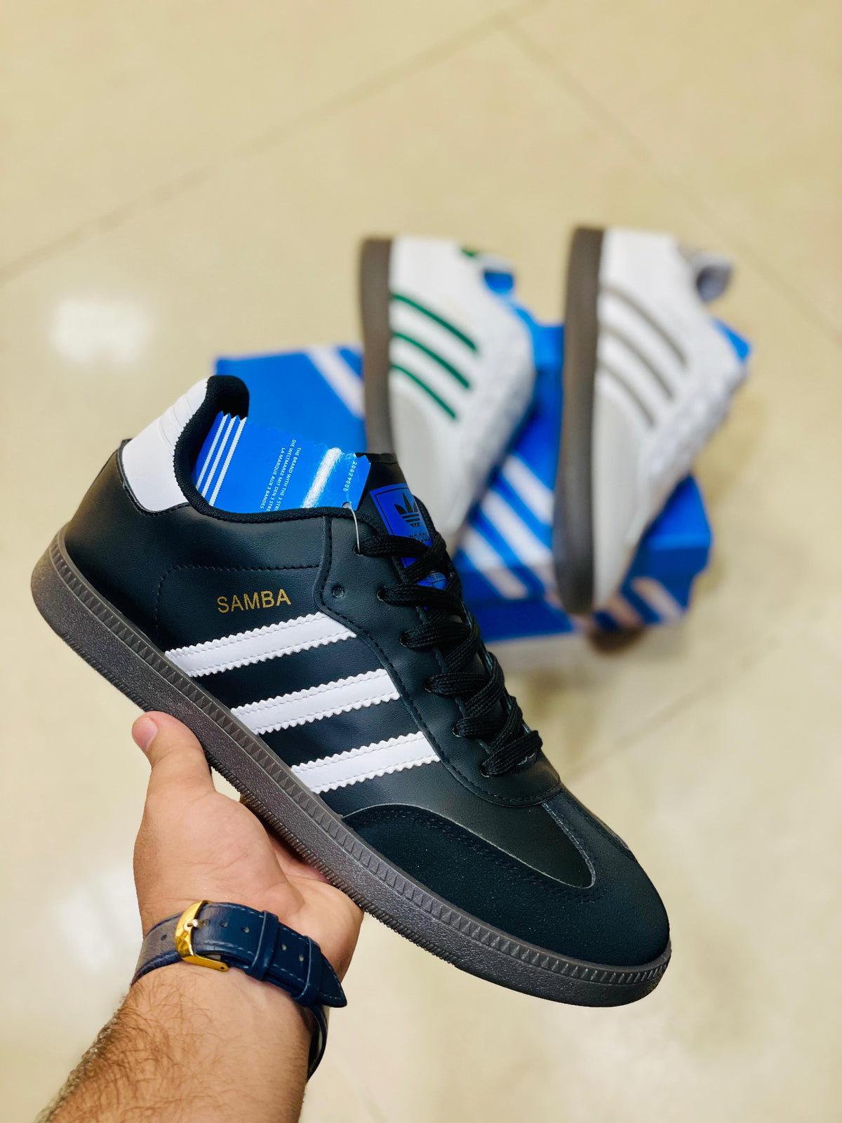 AD Samba Black/White
