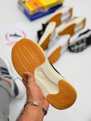 Skechers Elevate Ultra Light - Black