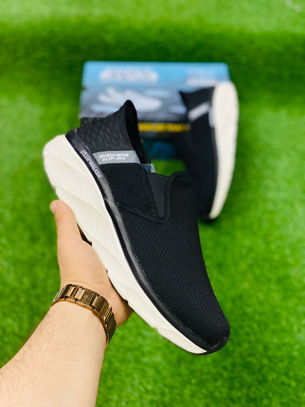 Skechers Delux walker 4.0 Light weight Slip Ins - Black