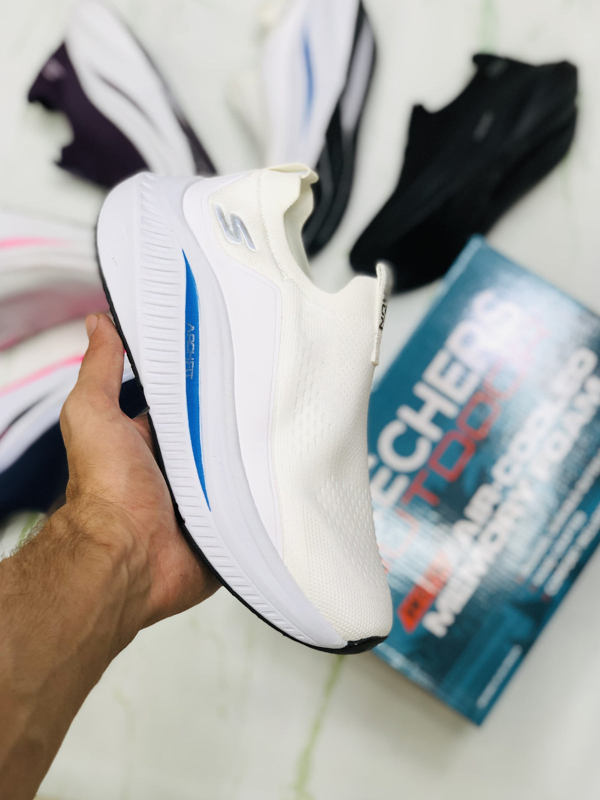 Skechers Arch Fit - White
