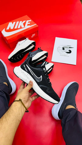 Nk Zoom Runners - Black/White