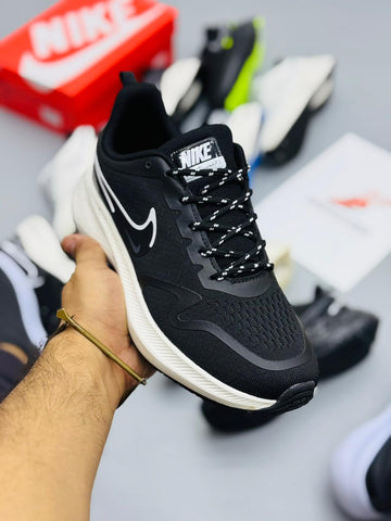 Nk Zoom Runners - Black/White