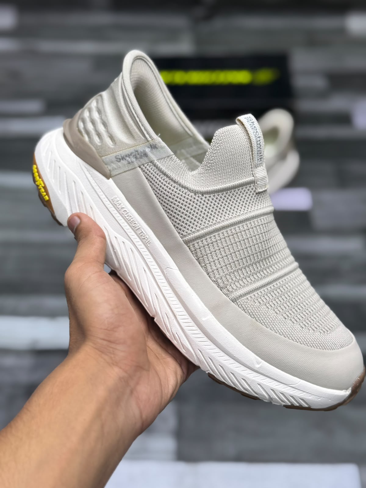 Skechers Slip ins Skech Walk Carbon Infused GY - Cream