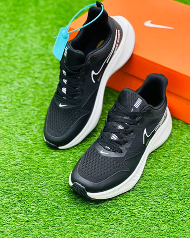 Nk Zoom Runners - Black/White