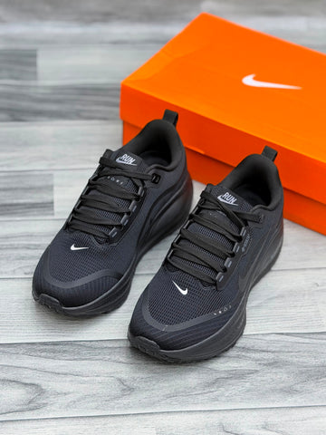 Nk Vomero 18  - All Black