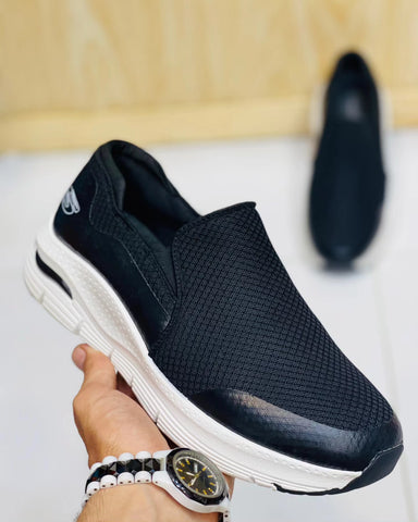 Skechers S - Black/White