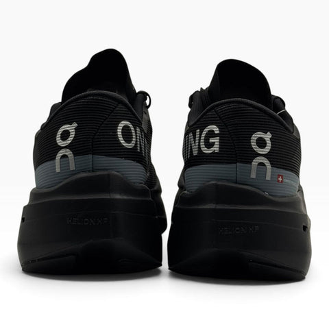 On Cloud boom Volt - Black Colorway