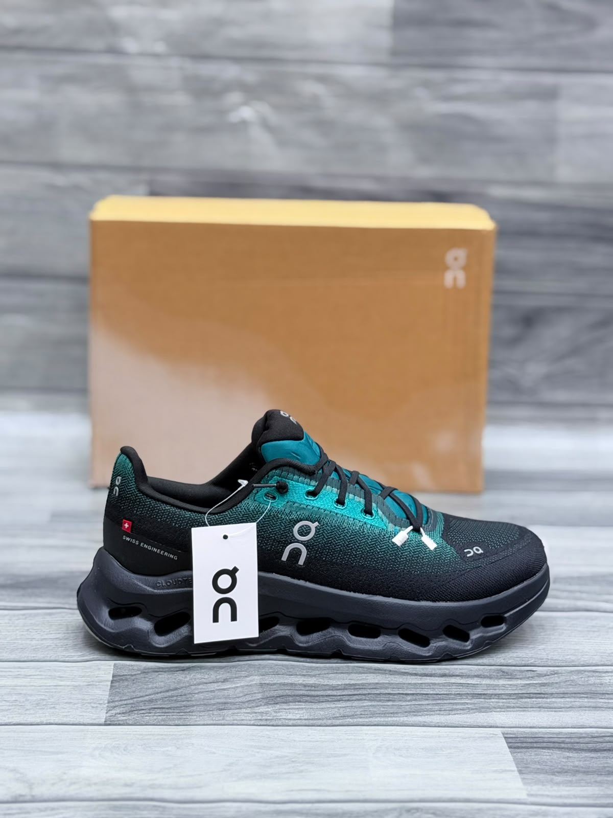 On cloud tilt - Aqua Iron