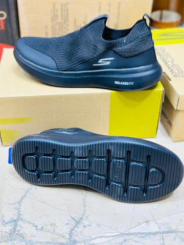 Skechers Relaxed Fit - All black