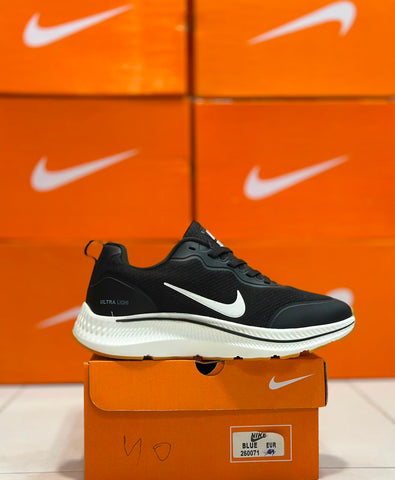 Nk Pegasus Ultra Lite - Black/White