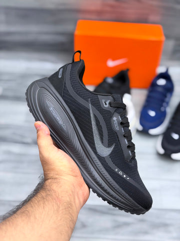 Nk Vomero 18  - All Black