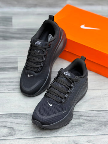 Nk Vomero 18  - All Black