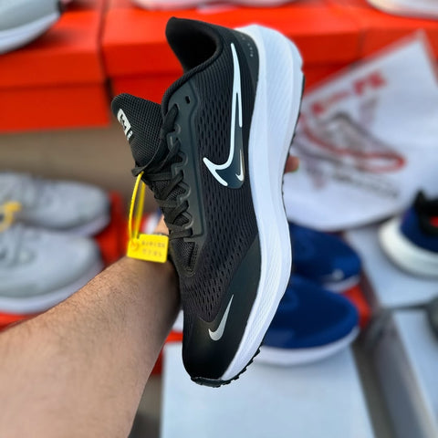 Nk Zoom Structure39 - Black
