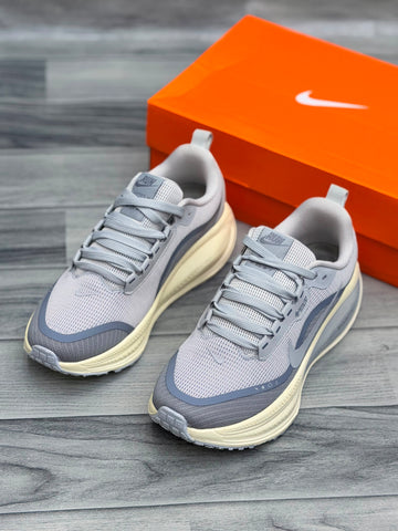 Nk Vomero 18  - Grey