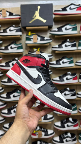 Nk AJ 1 Retro Mids "Black Toe"