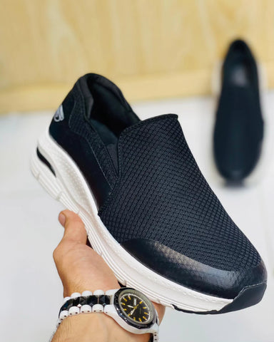 Skechers S - Black/White