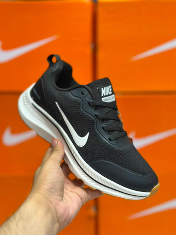 Nk Pegasus Ultra Lite - Black/White
