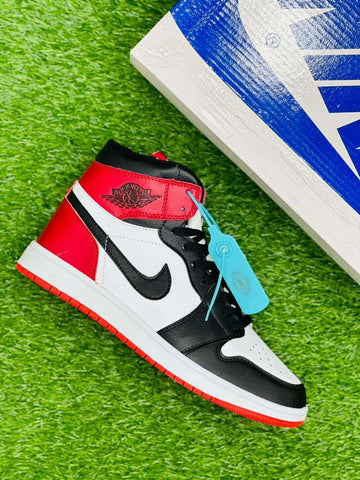 Airr Jordann 1 Retro High OG “Black Toe”