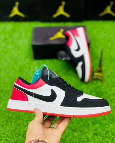 Air Jordan 1 Low Bred Toe